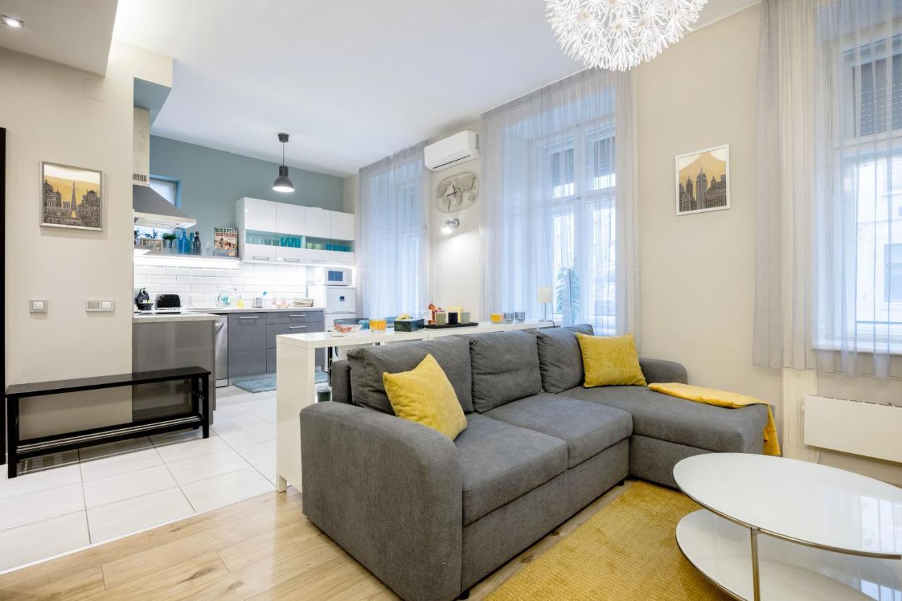 Pearl In The Heart Of The Appartement